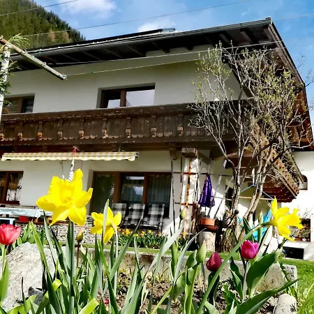 Haus Huter アパート カウナータール